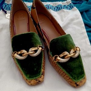 NWOT Size 7  TORY BURCH CLASSIC "JESSA" LOAFERS